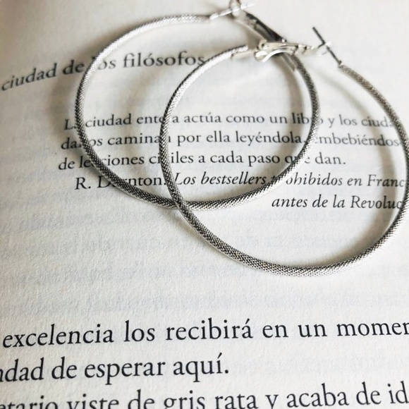 ALQUIMIA Jewelry - 3/35 $ CITY MEDIUM HOOPS WHITE GOLD